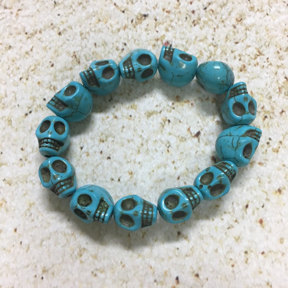 Large skull stretchy stone bracelet